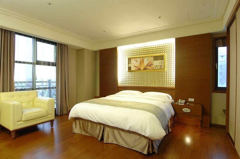 โรงแรมฟูลลอน เทาหยวน เถาหยวน ภายนอก รูปภาพ